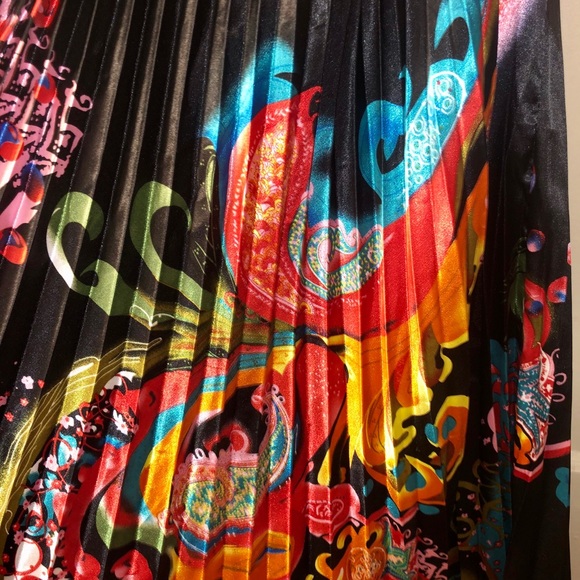 NWT Gorgeous Pleated Dress M - Picture 2 of 4